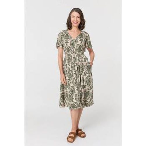 Printed Smocked Short Sleeve Midi Dress women's Long Dress in - Izabel London - Modalova